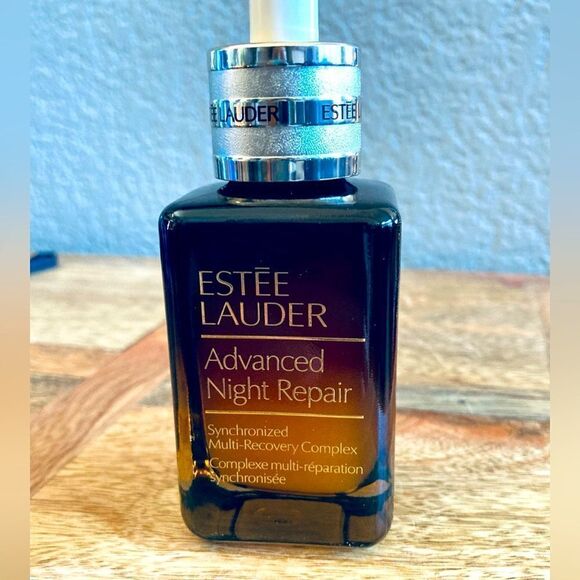 Estée Lauder Advanced Night Repair Skincare Serum - Picture 1 of 2